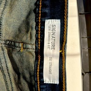 Barely won pair of Levi’s signature series size 38Wx32L like new!!